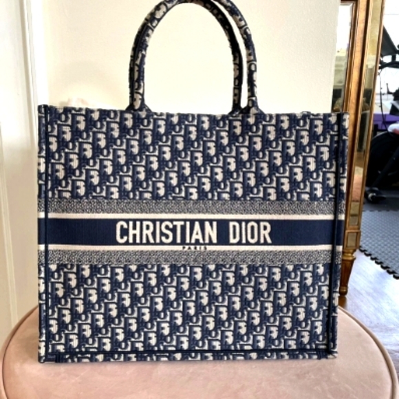 Dior Handbags - 🥇Effortless Elegance: The Dior Book Tote